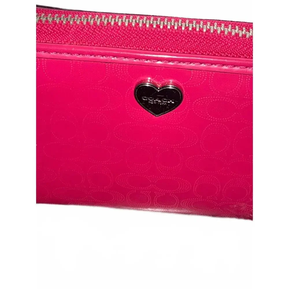 Coach Signature Leather checkbook zip top wallet